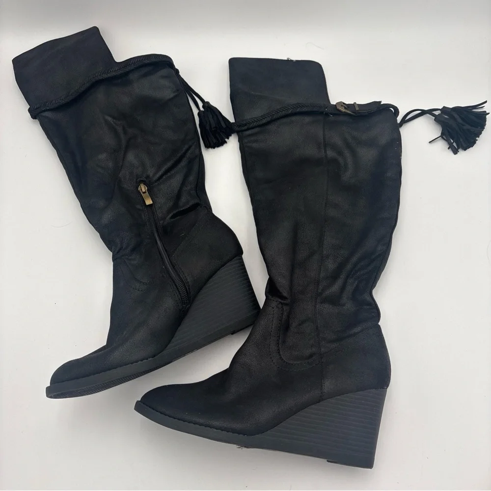 Elegant Black Wedge Boots‎
